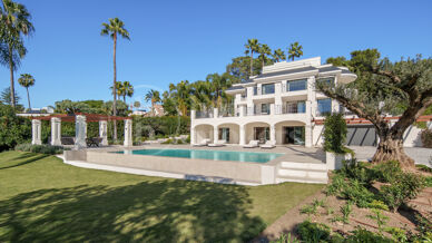 Villa Monte Blanco - Luxury Contemporary Villa in the Golf Valley