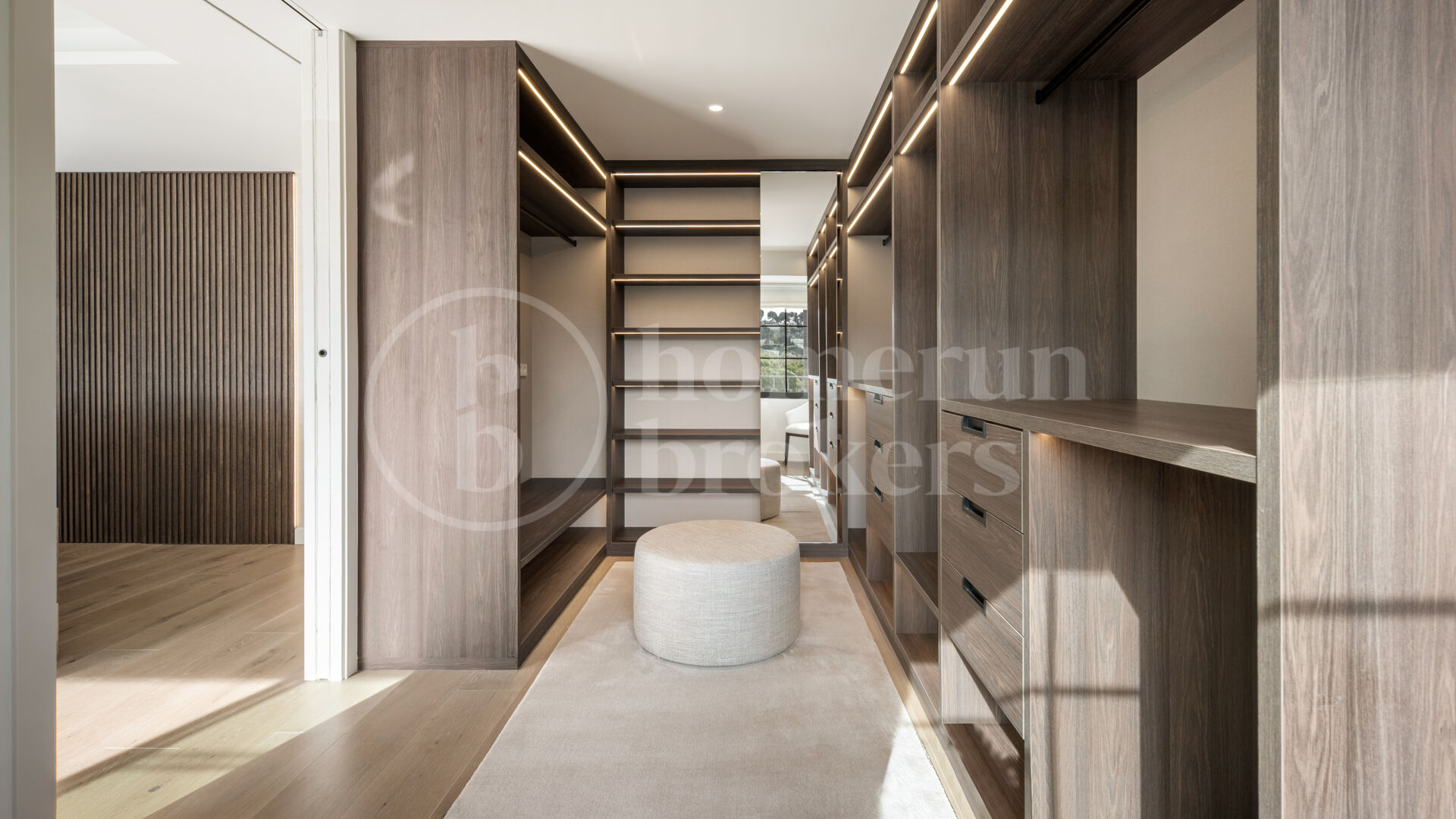 Villa Monte Blanco - Luxury Contemporary Villa in the Golf Valley