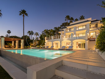 Villa till försäljning i Nueva Andalucia, Marbella (alla områden)