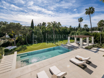 Villa till försäljning i Nueva Andalucia, Marbella (alla områden)