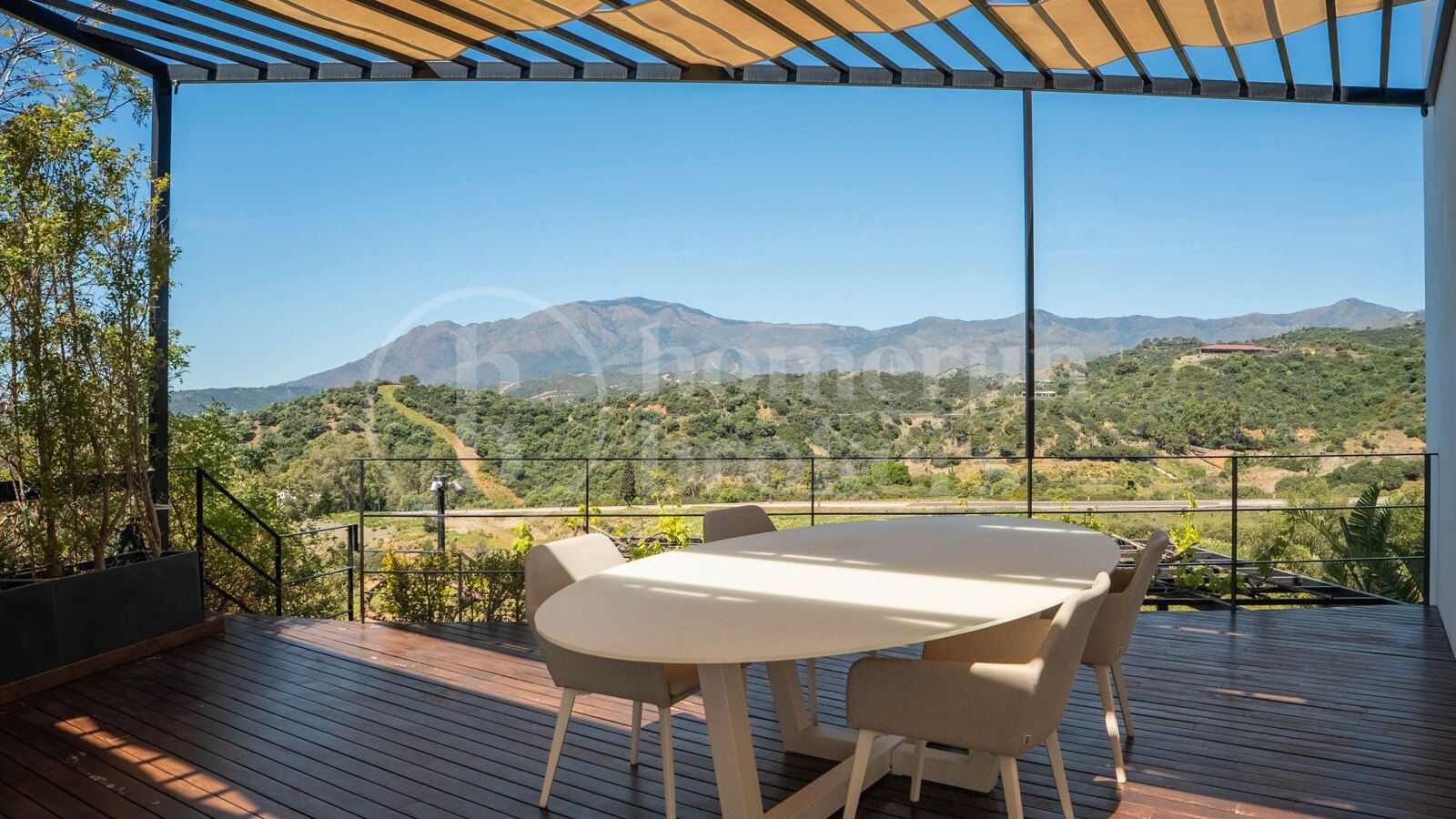 9-Bedroom Luxury Villa with Panoramic Sea Views in Estepona East
