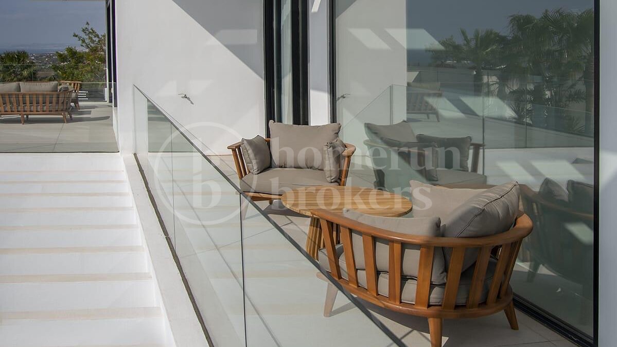9-Bedroom Luxury Villa with Panoramic Sea Views in Estepona East