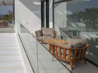 9-Bedroom Luxury Villa with Panoramic Sea Views in Estepona East