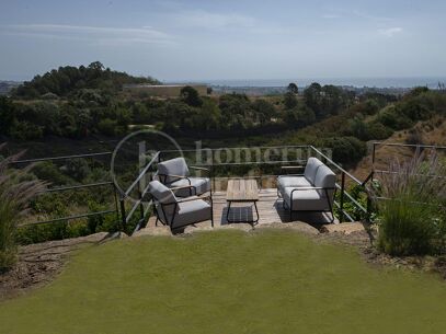 Lyxvilla med 9 sovrum och panoramautsikt över havet i Estepona East