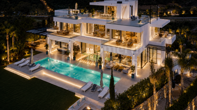 9-Bedroom Luxury Villa with Panoramic Sea Views in Estepona East
