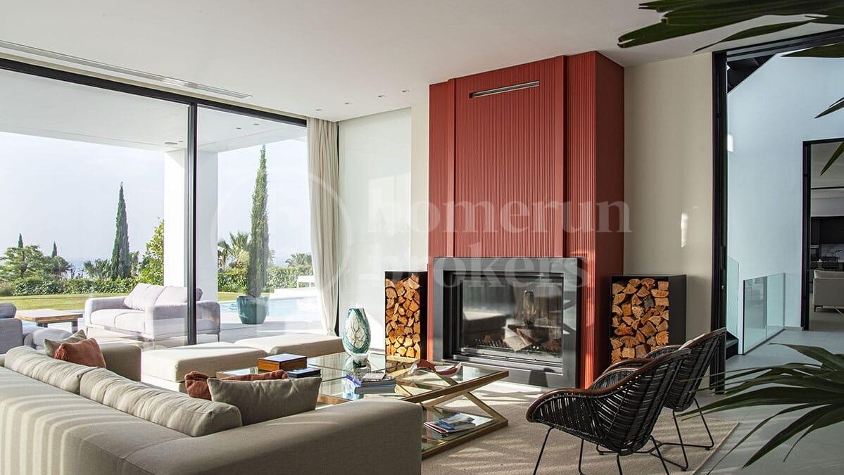 9-Bedroom Luxury Villa with Panoramic Sea Views in Estepona East