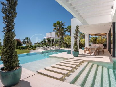 9-Bedroom Luxury Villa with Panoramic Sea Views in Estepona East