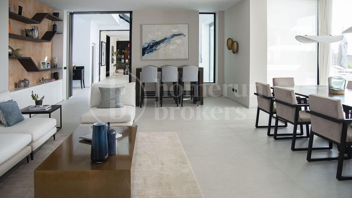 9-Bedroom Luxury Villa with Panoramic Sea Views in Estepona East