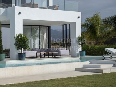 9-Bedroom Luxury Villa with Panoramic Sea Views in Estepona East