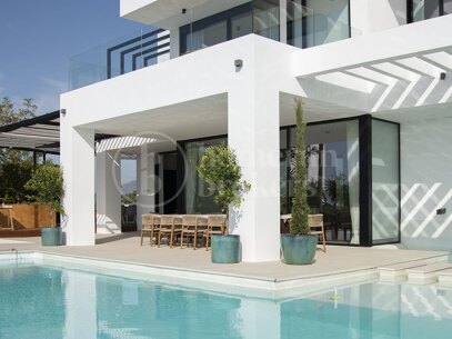 9-Bedroom Luxury Villa with Panoramic Sea Views in Estepona East