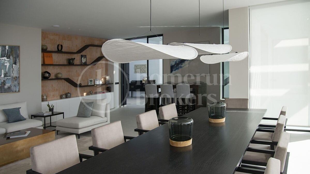 9-Bedroom Luxury Villa with Panoramic Sea Views in Estepona East