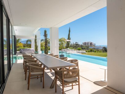 9-Bedroom Luxury Villa with Panoramic Sea Views in Estepona East