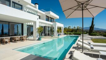 9-Bedroom Luxury Villa with Panoramic Sea Views in Estepona East