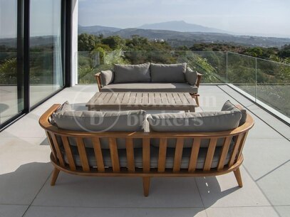 9-Bedroom Luxury Villa with Panoramic Sea Views in Estepona East