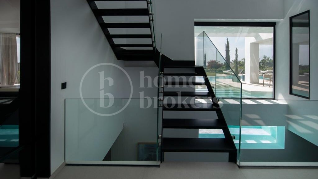 9-Bedroom Luxury Villa with Panoramic Sea Views in Estepona East