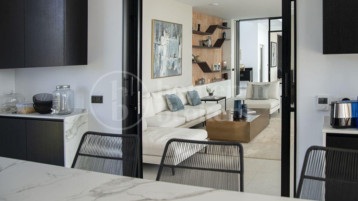9-Bedroom Luxury Villa with Panoramic Sea Views in Estepona East