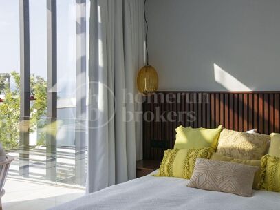 Lyxvilla med 9 sovrum och panoramautsikt över havet i Estepona East
