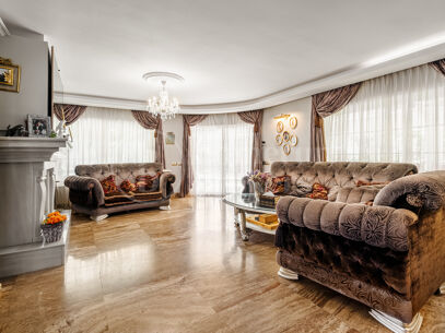 Casa Flora - Mediterranean Villa on a Large Private Plot on the Golden Mile