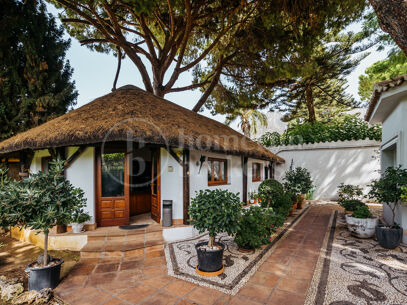 Casa Flora - Mediterranean Villa on a Large Private Plot on the Golden Mile