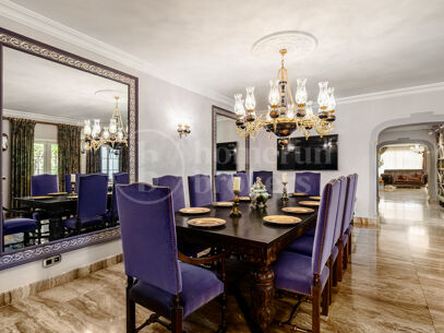 Casa Flora - Mediterranean Villa on a Large Private Plot on the Golden Mile