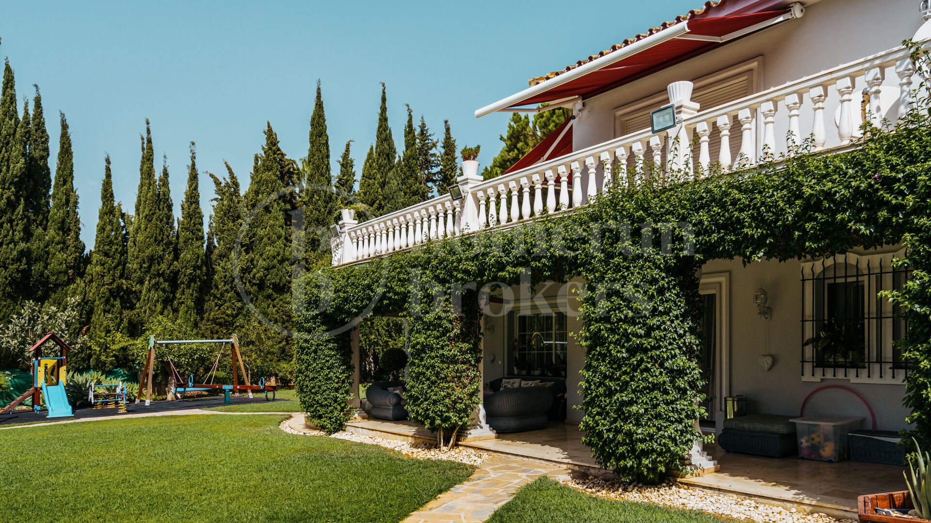 Casa Flora - Mediterranean Villa on a Large Private Plot on the Golden Mile