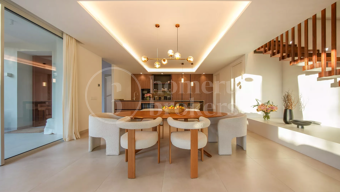 Villa Alma de Elviria - Contemporary Villa Walking Distance to the Beach