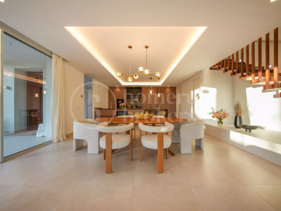 Villa Alma de Elviria - Contemporary Villa Walking Distance to the Beach