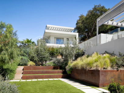Villa Alma de Elviria - Contemporary Villa Walking Distance to the Beach