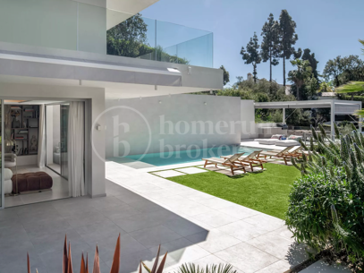 Villa Alma de Elviria - Contemporary Villa Walking Distance to the Beach