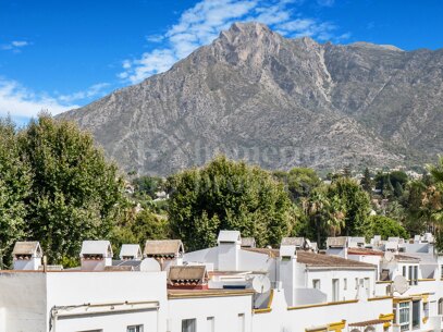 Radhus till försäljning i Marbellamar, Marbella Golden Mile