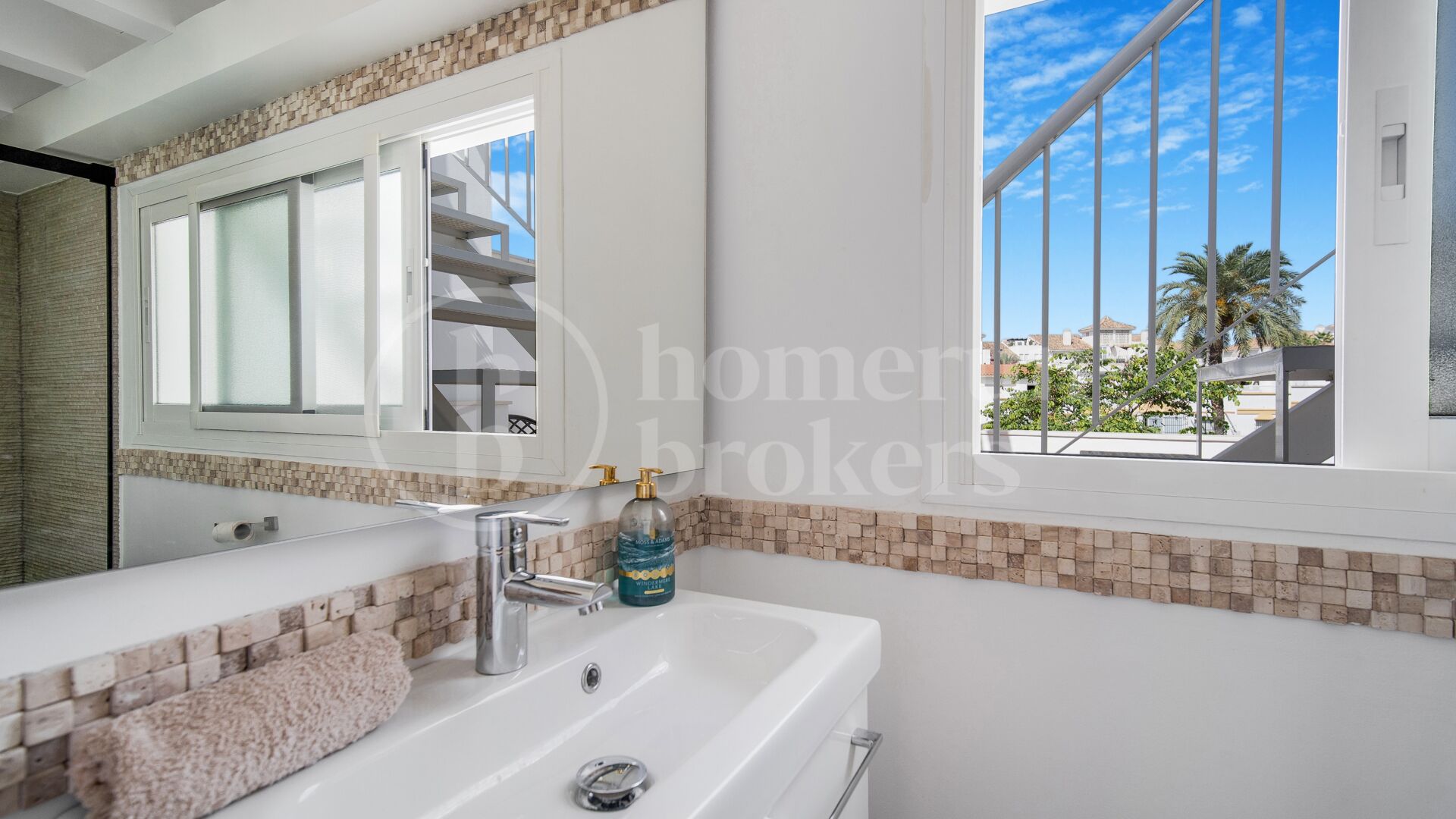 Casa Marbellamar - Frontline Beach and Tourist Licence
