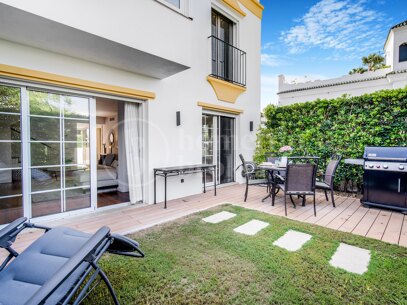 Radhus till försäljning i Marbellamar, Marbella Golden Mile