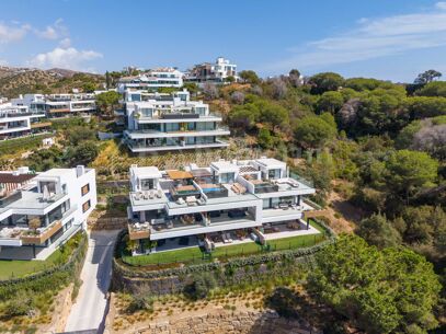 Luxury Duplex Penthouse with Private Rooftop Pool & Sea Views