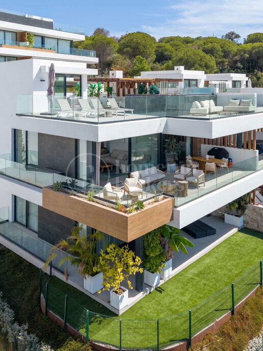 Luxury Duplex Penthouse with Private Rooftop Pool & Sea Views