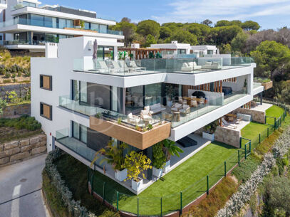 Luxury Duplex Penthouse with Private Rooftop Pool & Sea Views