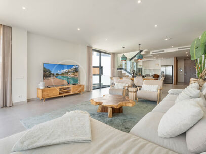Luxury Duplex Penthouse with Private Rooftop Pool & Sea Views