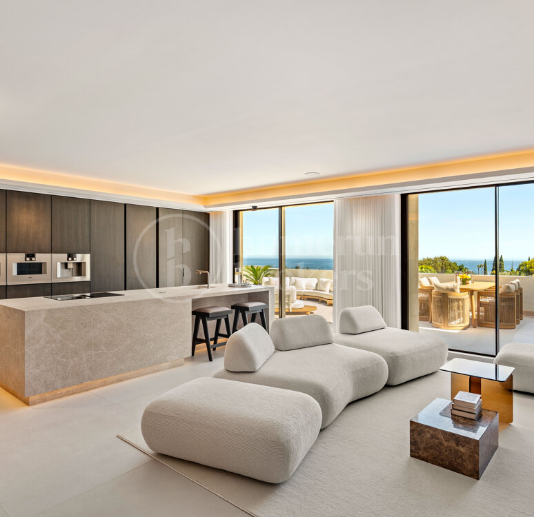 Alba Residence - Renovated Penthouse with Panoramic Sea Views
