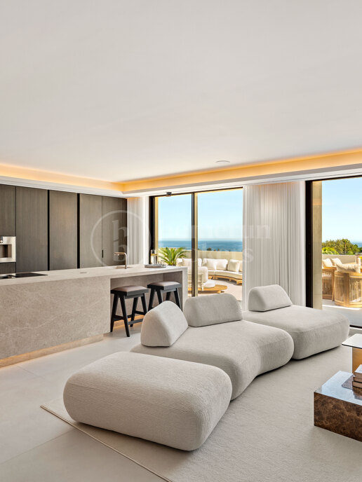 Alba Residence - Renovated Penthouse with Panoramic Sea Views