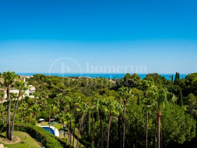 Alba Residence - Renovated Penthouse with Panoramic Sea Views