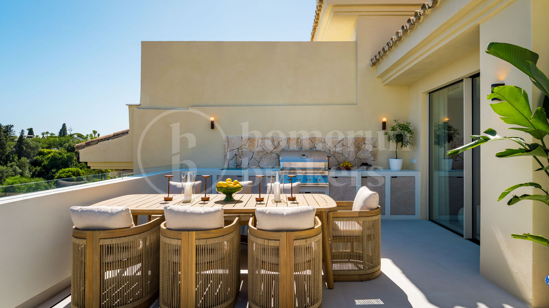Alba Residence - Renovated Penthouse with Panoramic Sea Views