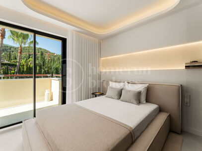 Alba Residence - Renovated Penthouse with Panoramic Sea Views