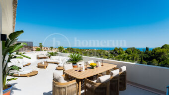 Alba Residence - Renovated Penthouse with Panoramic Sea Views