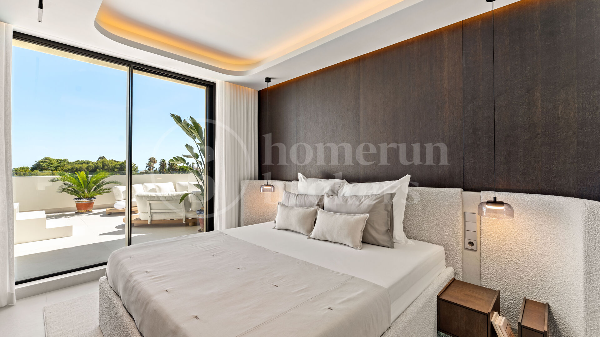 Alba Residence - Renovated Penthouse with Panoramic Sea Views