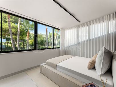 Alba Residence - Renovated Penthouse with Panoramic Sea Views