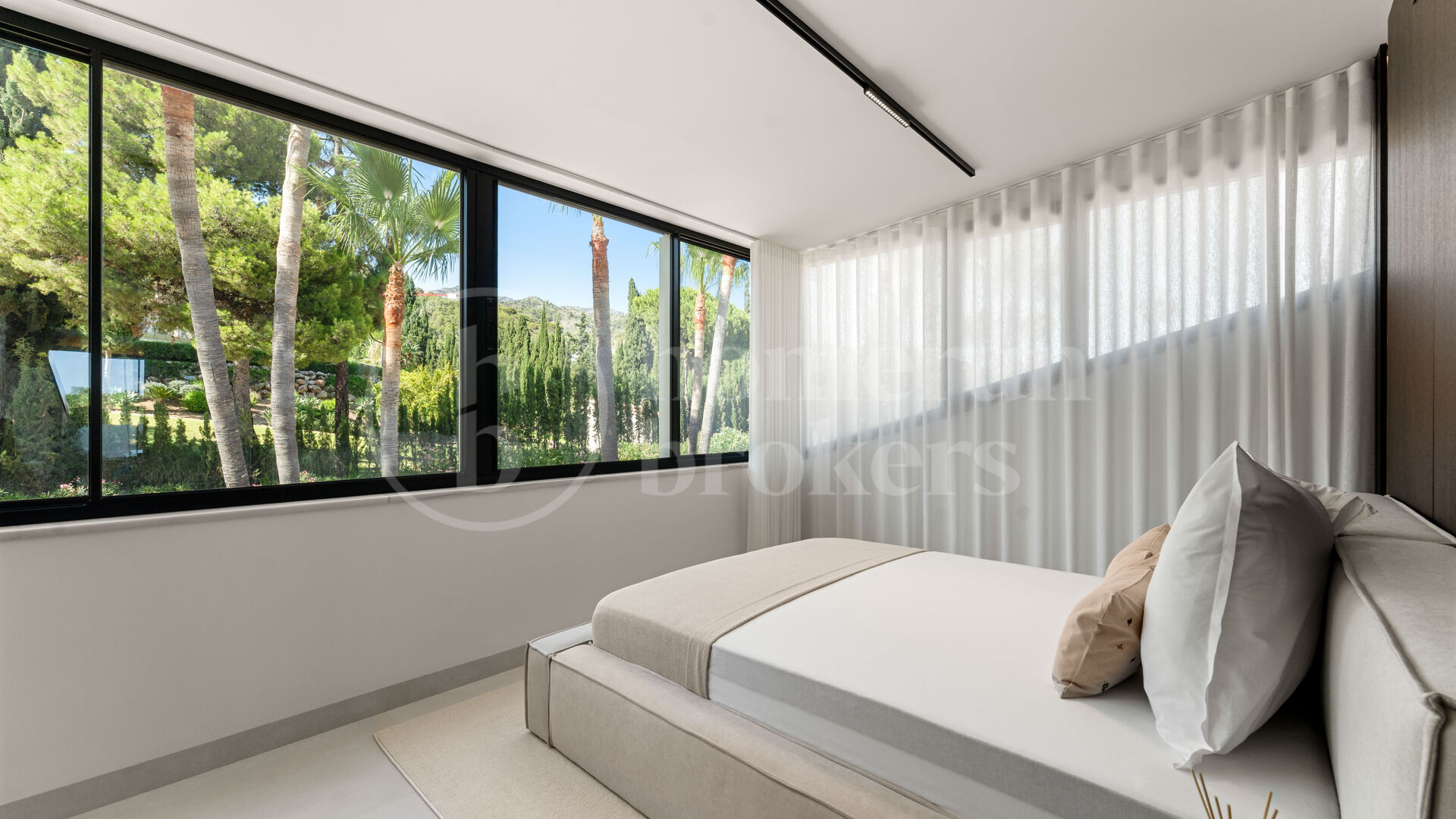 Alba Residence - Renovated Penthouse with Panoramic Sea Views