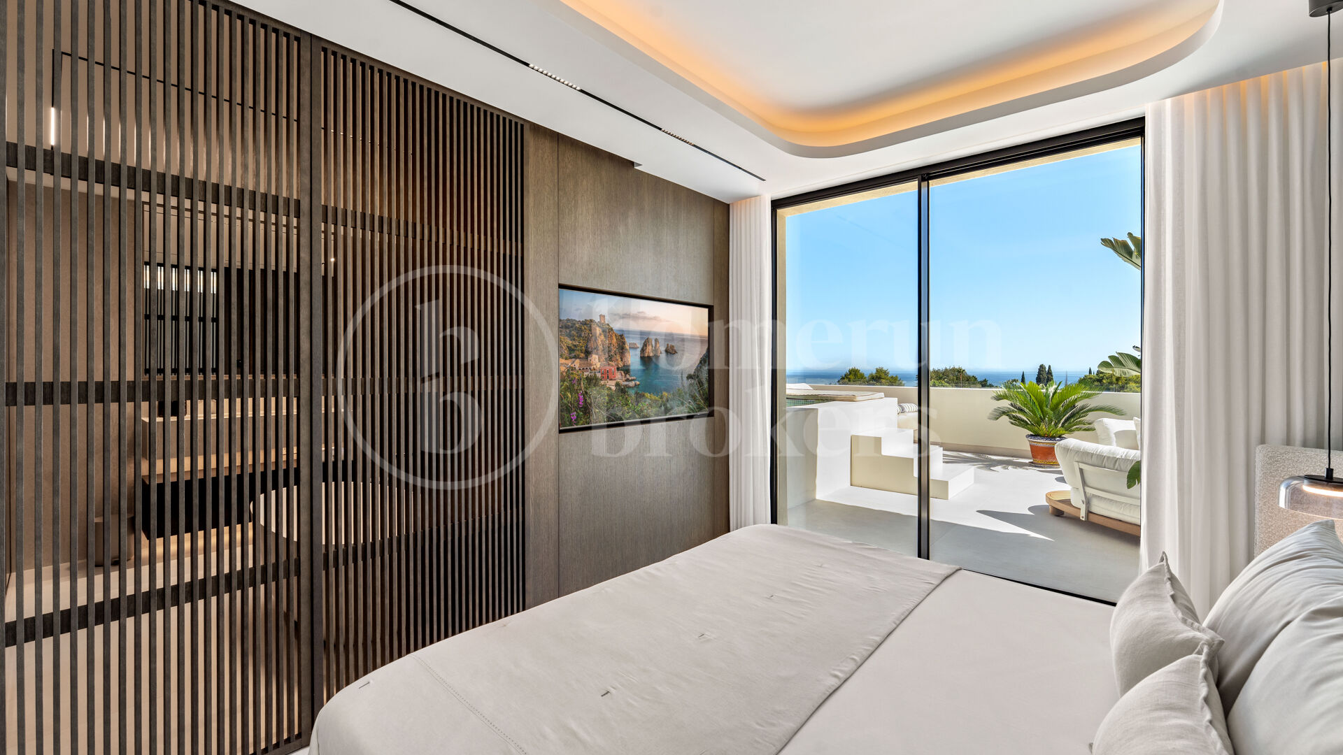 Alba Residence - Renovated Penthouse with Panoramic Sea Views