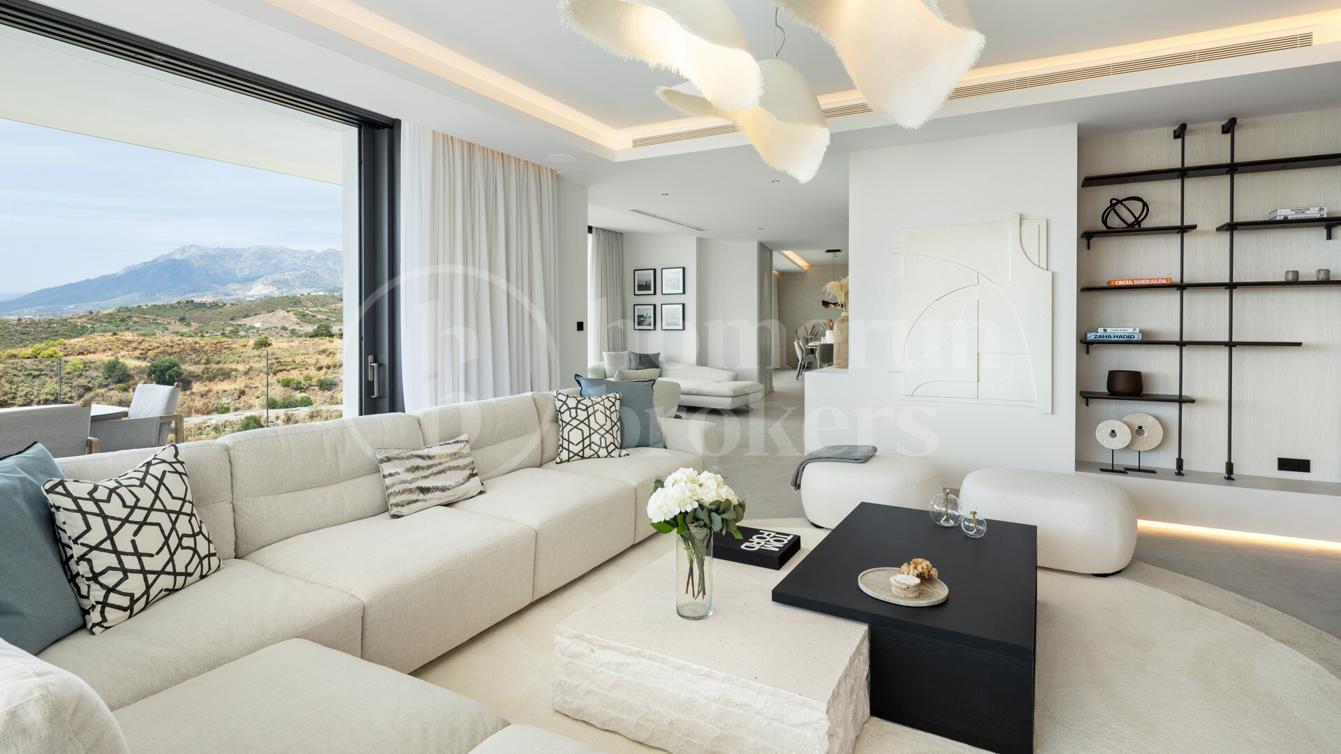 Villa Colina - Brand New Contemporary Villa with Sea Views