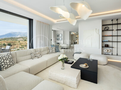 Villa Colina - Brand New Contemporary Villa with Sea Views