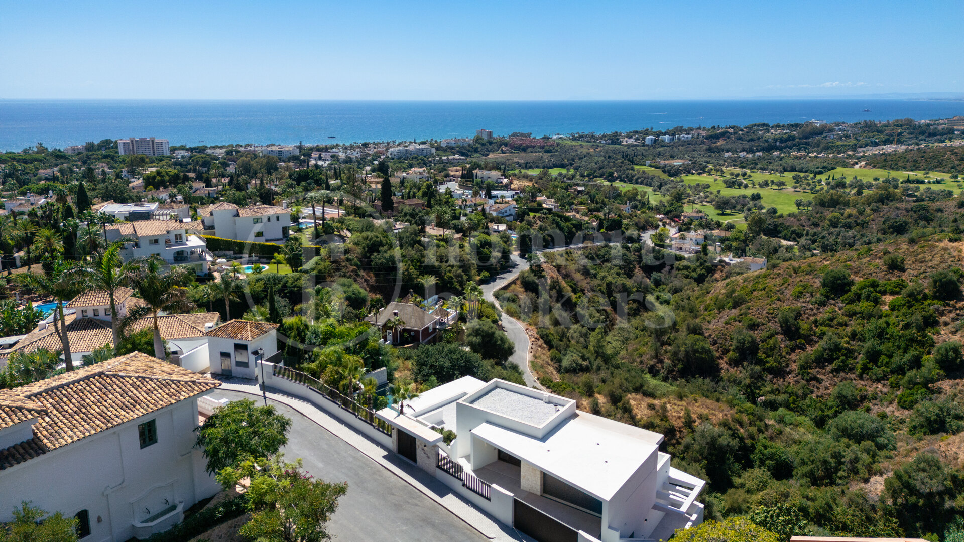 Villa Colina - Brand New Contemporary Villa with Sea Views