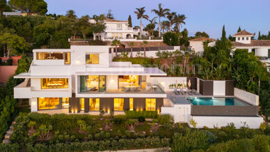 Villa Colina - Brand New Contemporary Villa with Panoramic Sea Views